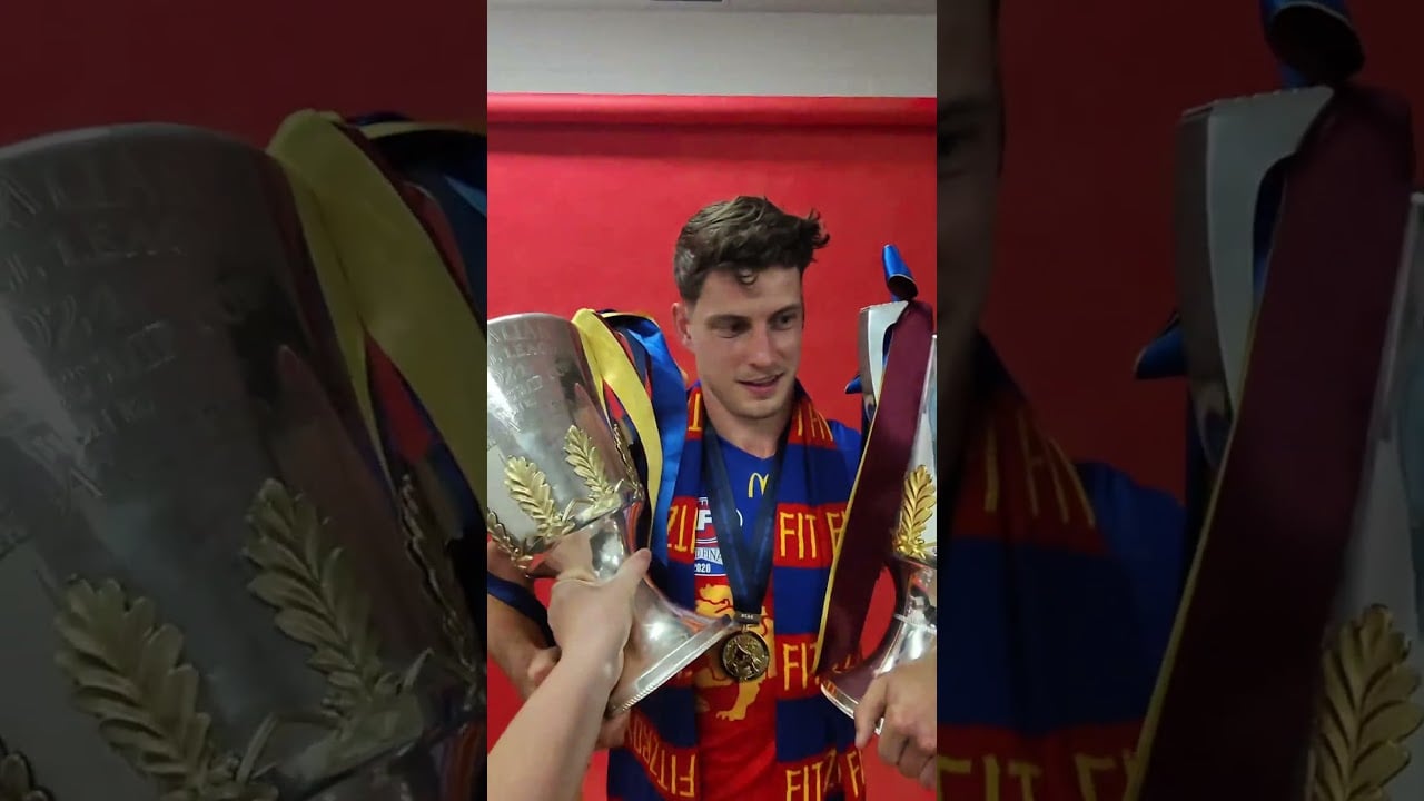 A must-do after winning a premiership 📸 #afl #aflgf #footy #brisbanelions